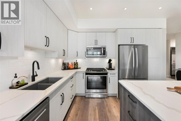 4pc Ensuite bath - 110 Ellis Street Unit# 401, Penticton, BC V2A4L5 Photo 5