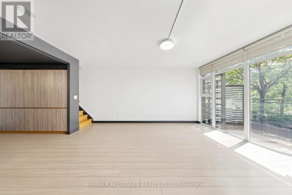 110 Fort York Boulevard, Toronto, ON M5V4A7 Photo 4