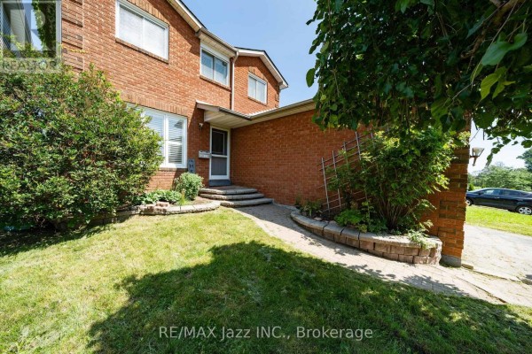 110 Freeland Avenue, Clarington, ON, photo 2