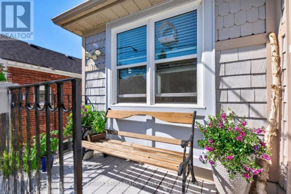 110 Harding Boulevard, Toronto, ON, photo 2