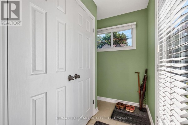 110 Harding Boulevard, Toronto, ON, photo 3