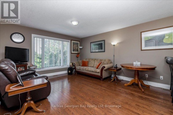 110 Maskinonge Road, Tay, ON L0K2A0 Photo 5