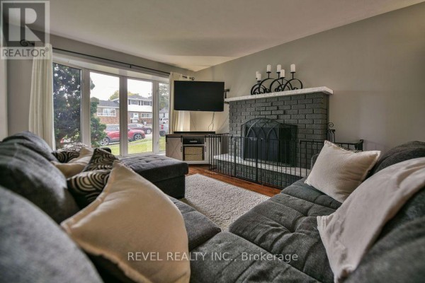 Living room - 110 Mcdougall Street, Timmins, ON P0N1H0 Photo 4