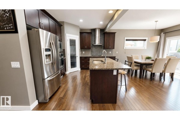 Kitchen - 110 Meadowland Wy, Spruce Grove, AB T7X0S4 Photo 3
