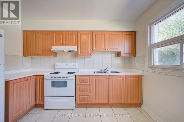 110 Purpledusk Trail, Toronto, ON M1E4E1 Photo 4