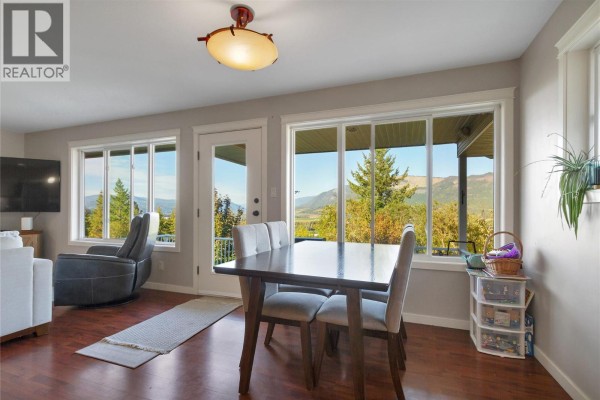 Full bathroom - 110 Red Rock Crescent, Enderby, BC V4Y4B8 Photo 5