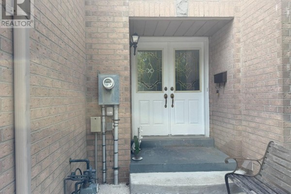 110 Richwood Crescent, Brampton, ON L6X4K7 Photo 4