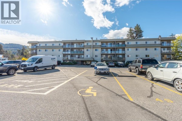 Full bathroom - 110 Skaha Place Unit# 104, Penticton, BC V2A7L1 Photo 2