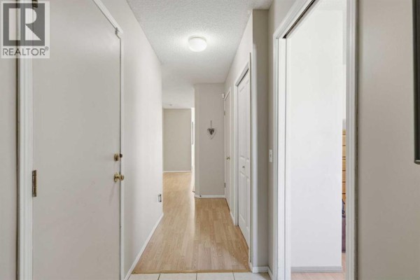 Bedroom - 110 Somervale Point Sw, Calgary, AB T2Y3K4 Photo 3