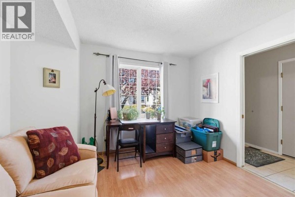 Bedroom - 110 Somervale Point Sw, Calgary, AB T2Y3K4 Photo 5