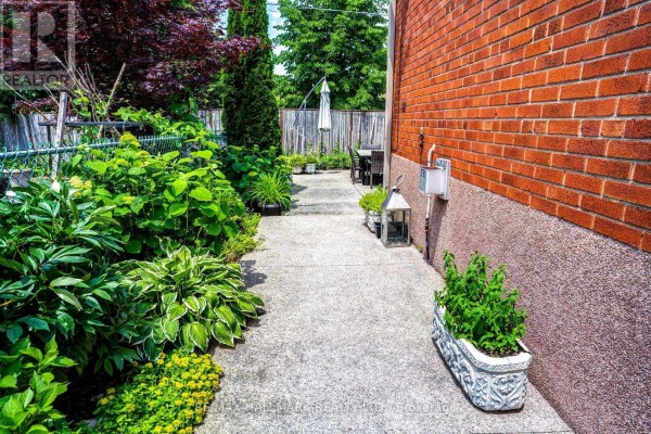 110 Trinnell Boulevard, Toronto, ON M1L1S7 Photo 4
