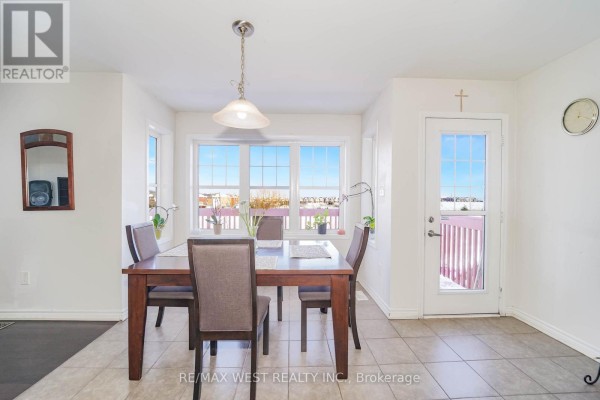 110 Tysonville Circle, Brampton, ON, photo 3