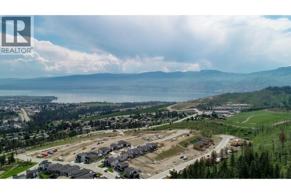 110 Yorkton Road, West Kelowna, BC V4T0B1 Photo 3