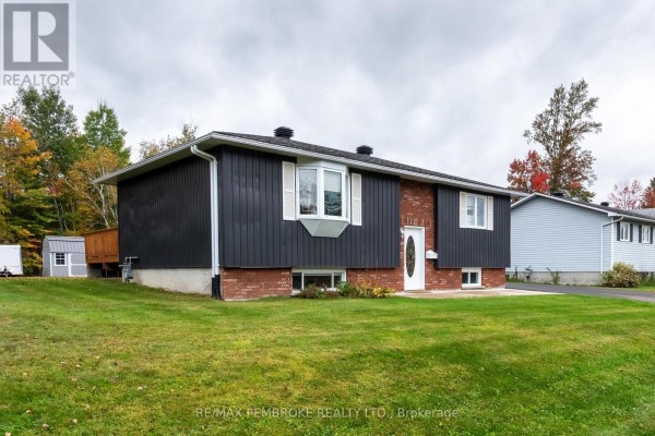 1108 Boundary Road, Pembroke, ON K8A7X1 Photo 2