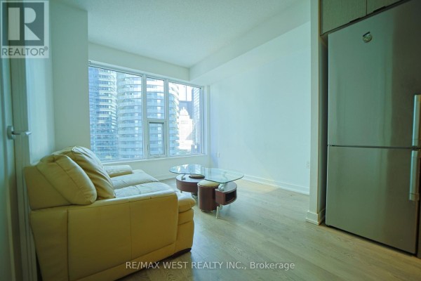 1101 - 10 York Street, Toronto, ON M5J0E1 Photo 5