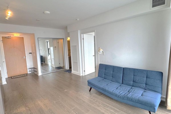 Bedroom - 1101 - 11 Wellesley Street W, Toronto, ON M4Y1E8 Photo 4