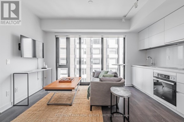 Living room - 1101 - 188 Cumberland Street, Toronto, ON M5R0B6 Photo 4
