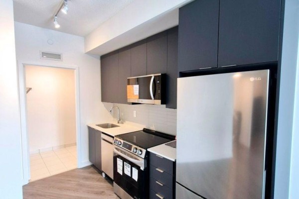 Kitchen - 1101 - 225 Malta Avenue, Brampton, ON L6Y6L6 Photo 3