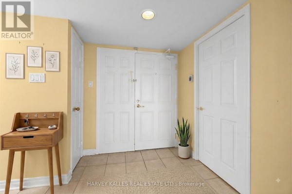 Living room - 1101 - 58 Church Street, Brampton, ON L6V4A8 Photo 3
