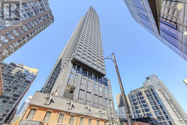 Kitchen - 1101 - 8 Wellesley Street W, Toronto, ON M4Y0J5 Photo 3