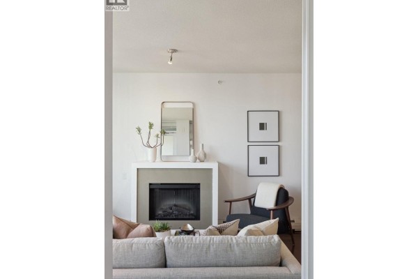 1101 158 W 13th Street, North Vancouver, BC V7M0A7 Photo 3