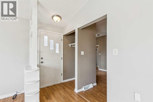 Kitchen - 1101 42 Street Sw, Calgary, AB T3C1Z2 Photo 4