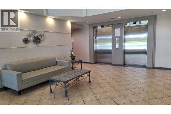 1101 551 Austin Avenue, Coquitlam, BC V3K6R7 Photo 4