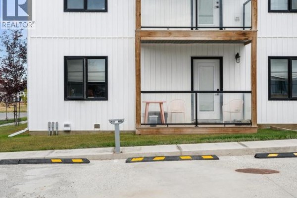 Kitchen - 1101-61 Gleaner Avenue, Whitehorse, YT Y1A0S4 Photo 3