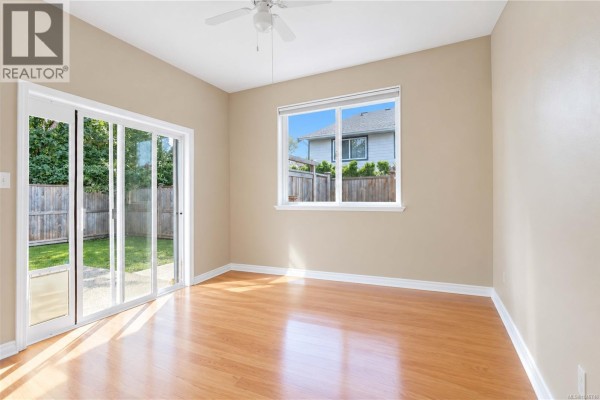 Ensuite - 1101 Berkeley Pl, Saanich, BC V8X2G2 Photo 5