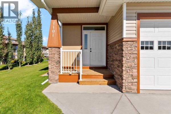 4pc Bathroom - 1101 Cornerstone Crescent, Olds, AB T4H0B7 Photo 2