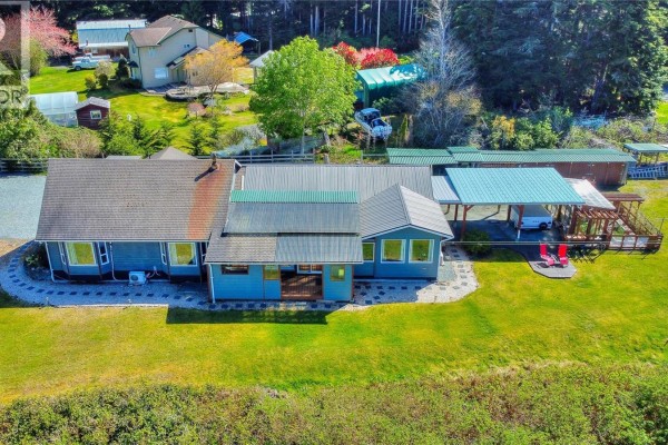 Kitchen - 1101 Ewen Rd, Hyde Creek, BC V0N2R0 Photo 4