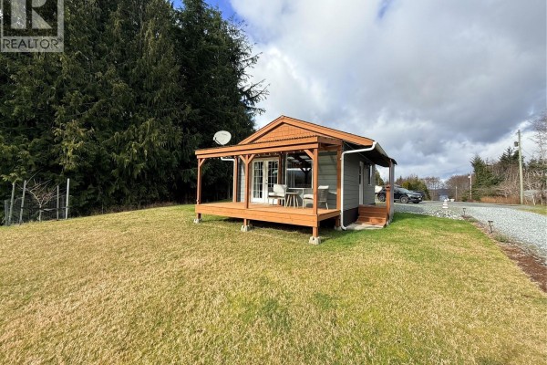 Porch - 1101 Ewen Rd, Hyde Creek, BC V0N2R0 Photo 5