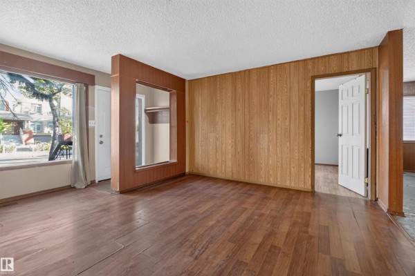 Bedroom 2 - 11015 87 Av Nw, Edmonton, AB T6G0X5 Photo 5