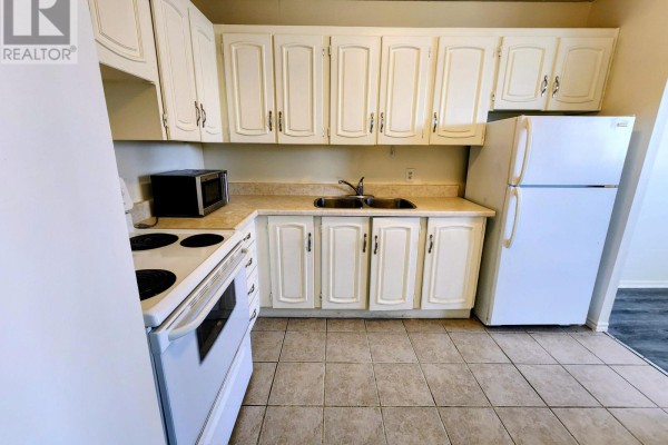 Kitchen - 1102 - 215 Glenridge Avenue, St  Catharines, ON L2T3J7 Photo 5