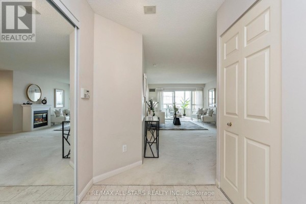 Sunroom - 1102 - 610 Bullock Drive, Markham, ON L3R0G1 Photo 4