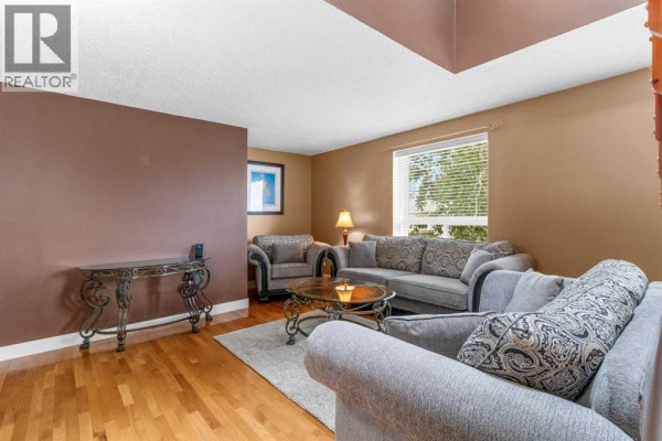 Bedroom - 1102 3 Street N, Three Hills, AB T0M2A0 Photo 5