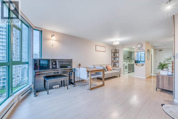 1102 5899 Wilson Avenue, Burnaby, BC V5H4R9 Photo 5