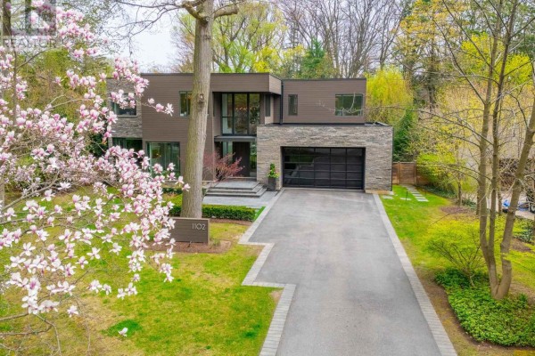 1102 Crestview Street, Oakville, ON, photo 2