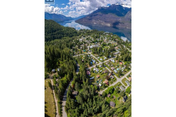 1102 Highway 31a, New Denver, BC V0G1S0 Photo 5