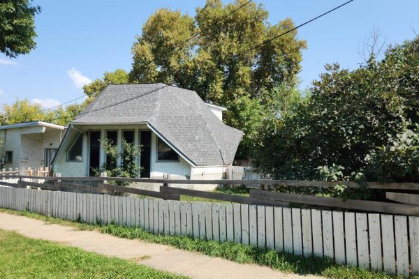1102 Rosser Avenue E, Brandon, MB, photo 3