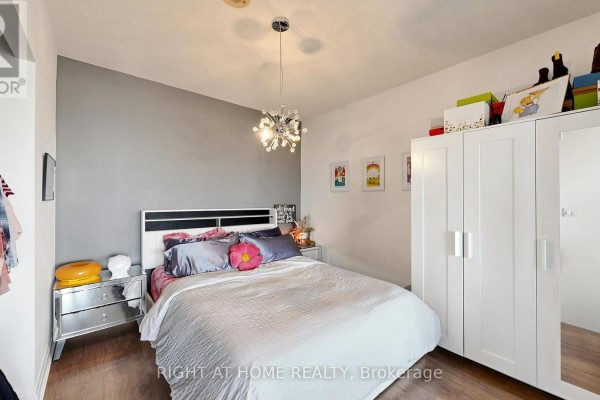 1103 - 160 Vanderhoof Avenue, Toronto, ON M4G0B7 Photo 5