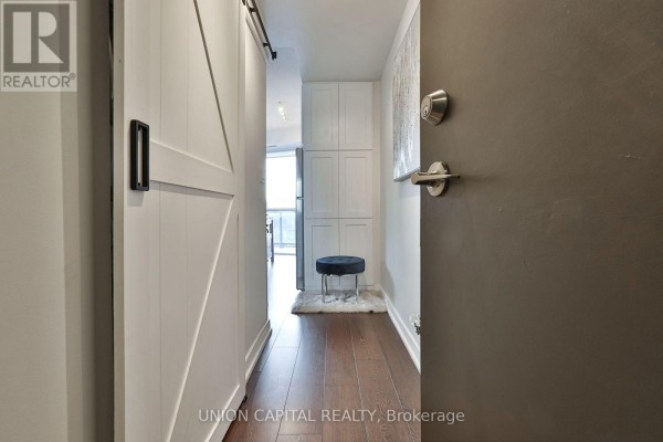 Primary Bedroom - 1103 - 20 Bruyeres Mews, Toronto, ON M5V0G8 Photo 3