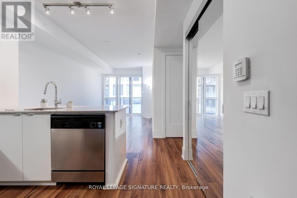 Kitchen - 1103 - 560 Front Street W, Toronto, ON M5V1C1 Photo 3