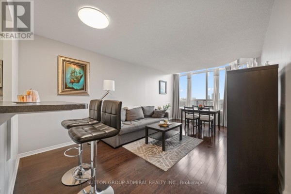 Dining room - 1103 - 81 Townsgate Drive, Vaughan, ON L4J8E6 Photo 2