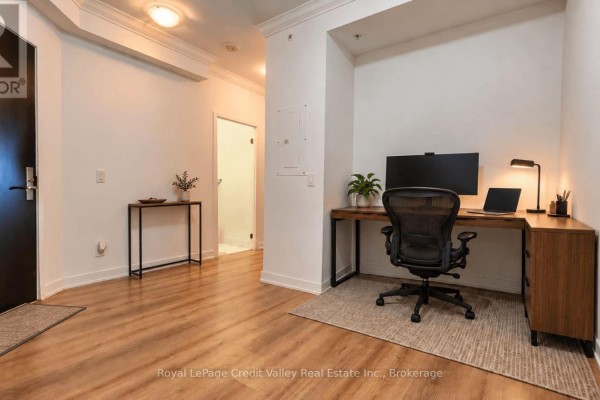 Den - 1103 - 840 Queens Plate Drive, Toronto, ON M9W6Z3 Photo 5