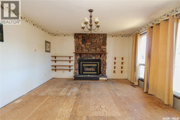 Living room - 11037 Martin Crescent, North Battleford, SK S9A3M9 Photo 3