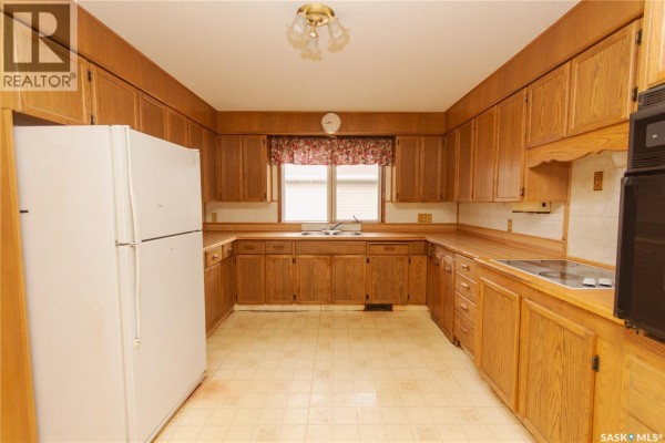Bedroom - 11037 Martin Crescent, North Battleford, SK S9A3M9 Photo 5