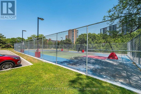 1104 - 11 Wincott Drive, Toronto, ON, photo 2
