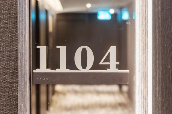 1104 - 11 Yorkville Avenue, Toronto, ON M4W1L2 Photo 5