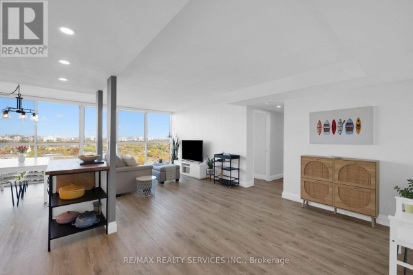 1104 - 880 Dundas Street W, Mississauga, ON L5C4H3 Photo 5